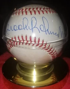 1990 Brooks Robinson Auto Baseball Major League Team Logo in Holder Make Offer - Picture 1 of 7