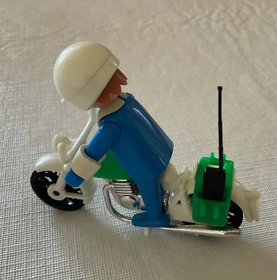 2 Playmobile vintage en muy buen estado 1978 Policía hombres en moto  Foto 1 de 4