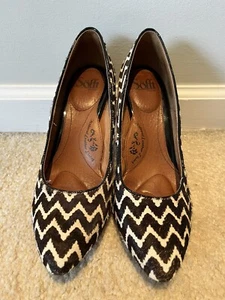 Sofft Womens High Heel Shoes Chevron Natural Leather sz 9M EUC - Picture 1 of 11