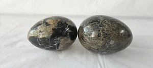 Set di 2 uova vintage in marmo lucido intagliate a mano - Foto 1 di 4