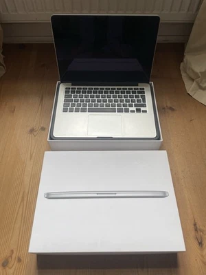 Apple MacBook Pro Retina 13,3 Zoll, 512 GB - Bild 1 von 4