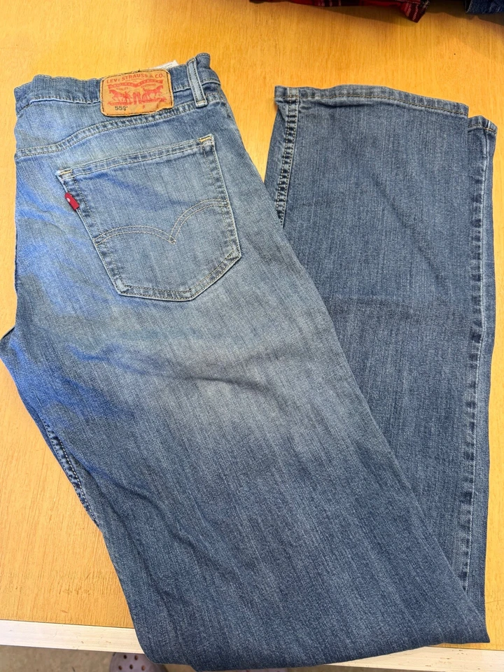 Levi's 559 Men's Jeans 32x38, straight leg - Image 1 of 1