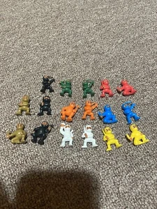 Vintage 1990s-2000s Multi Color Karate Ninjas Gum Ball Machine Toys - Picture 1 of 7