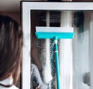 SPATOLA LAVAVETRI GLASS BRUSH PULITORE PER VETRI CON 2 ASTE O ASTA ALLUNGABILE - Foto 1 di 4