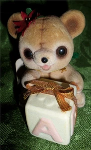 Figura Oso Flocado Josef Originals Fuzzy Wazzy George Good Alpha Block Bear - Imagen 1 de 1