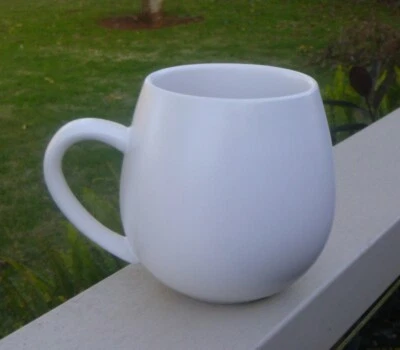 Robert Gordon Australia Pottery Hug Me 400ml Coffee Tea Mug *Pearl White Colour - image 1 of 4