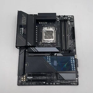 GIGABYTE X870E AORUS PRO AMD AM5 DDR5 WIFI7 ATX Motherboard - READ - Picture 1 of 11