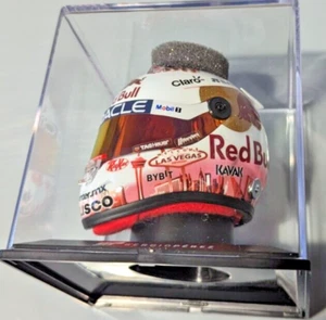 Casco RED BULL RACING F1 TEAM x SCHUBERTH Escala 1/4 Sergio Pérez Las Vegas GP - Imagen 1 de 9