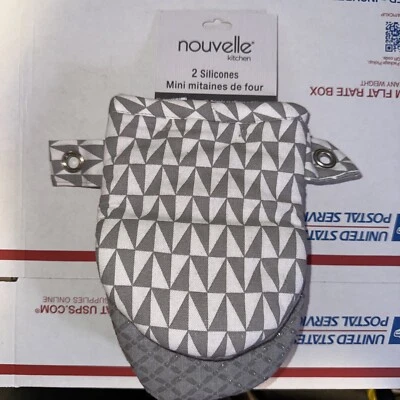 Mini Oven mitts. Light Grey, Silicone, Geometric pattern New With Tags Foto 1 de 4