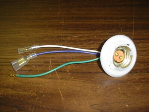 REPLACEMENT SOCKET FOR OUR S1294 HEADLIGHT AND OTHERS (S1170) ST90 CT110 CB100 - Picture 1 of 1