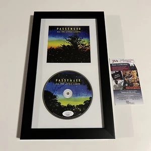 FIRMADO POR EL PASAJERO TODAS LAS PEQUEÑAS LUCES CD JSA CERTIFICADO DE AUTENTICIDAD - Imagen 1 de 2