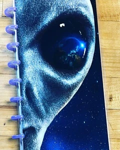 Juego de Cubierta UFO Alienígena para Uso con Media Hoja Cuaderno Happy Planner - Imagen 1 de 4