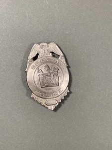 VINTAGE Special Police Toy Badge Made in Japan Still STAMPED METAL PIN  - Picture 1 of 5
