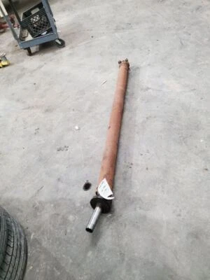 Rear Drive Shaft 117.7" Wb Fits 98-11 LINCOLN & TOWN CAR 276447 - Image 1 of 4