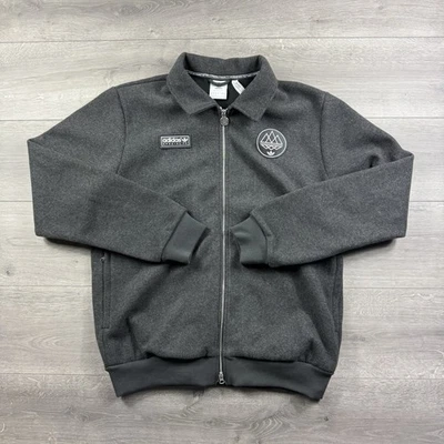 Adidas SPZL FC Track Top/Jaqueta ‘Cinza Escuro Urze’ - Tamanho Grande (L) PTP 24” - Imagem 1 de 4