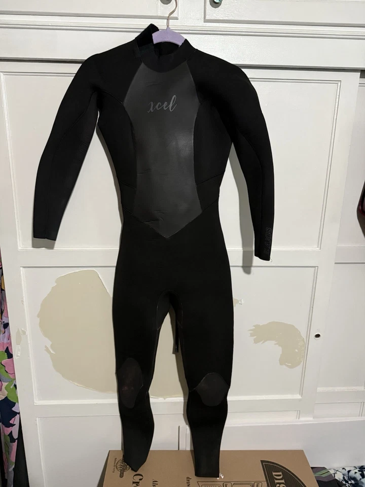 XCEL Drylock Woman's 4/3mm Back Zip Full Body Wetsuit - Black Size 4  - Image 1 of 2