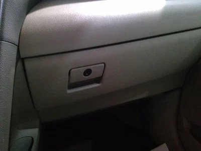 Guantera usada se adapta a: Toyota Camry 2011 grado A Foto 1 de 4