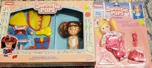 Bambola Sweetie Pops vintage Hasbro nuova con scatola scuola divertimento e musica recital abiti 1987 - Foto 1 di 12