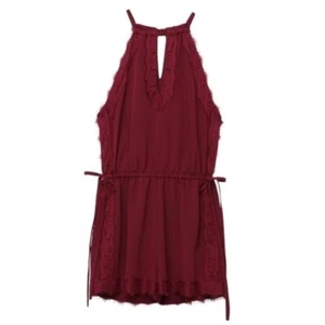 Kendall & Kylie Keyhole Sleeveless Halter Burgundy Romper Shorts Womens Medium - Picture 1 of 13