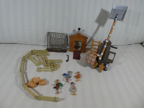 Vintage Ginger's Chickenpult Chicken Run Movie Toy DreamWorks w/ Figures V1 Cover