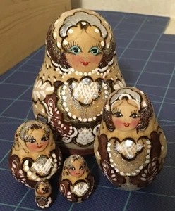 Verschachtelte Puppen Gold & Silber Holz gebrannt 5 Stück 3 Zoll Matroschka russische Puppen - Bild 1 von 12