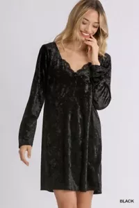 Mini Vestido Umgee Terciopelo Cuello en V Detalle de Encaje Manga Larga - Imagen 1 de 6