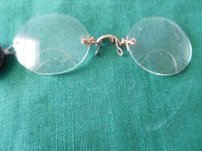 Raro Antiguo Pince Nez Anteojos Nariz Pellizco Nariz y Primavera Cadena Pin Foto 1 de 4