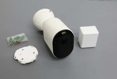 Foco interior/exterior Arlo Pro 4 VMC4041P cámara sin cables Foto 1 de 4