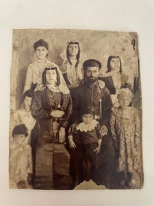 FOTO DE FAMILIA ARMENIA de Georgia de Tbilisi de 1900 con niños Cáucaso Rusia - Disfraz popular - Imagen 1 de 5