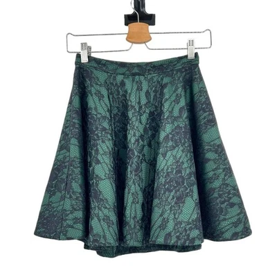 Saia Rasgada por Ronny Kobo Verde e Preta Renda Flared Tamanho Pequeno - Imagem 1 de 4