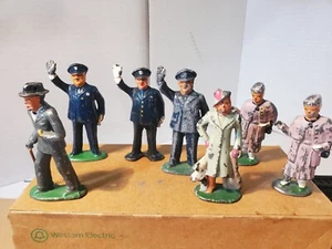 Vintage Barclay Manoil Police Traffic Cop (3) ?50 + Lady #618 (2) + Man #619 - Picture 1 of 13