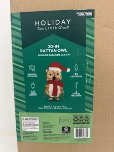 Holiday Living 20 Zoll LED Rattan Eule mit Nikolausmütze Weihnachten Hof Dekoration NEU - Bild 1 von 4