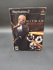 Hitman Trilogy per Sony PlayStation 2, 2007 CIB etichetta nera PS2 4 dischi - Foto 1 di 10