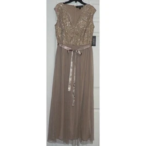 Tadashi Shoji Sleeveless V-Neck Embroidered Bodice Gown Gold/Latte Size 12 $488 - Picture 1 of 5