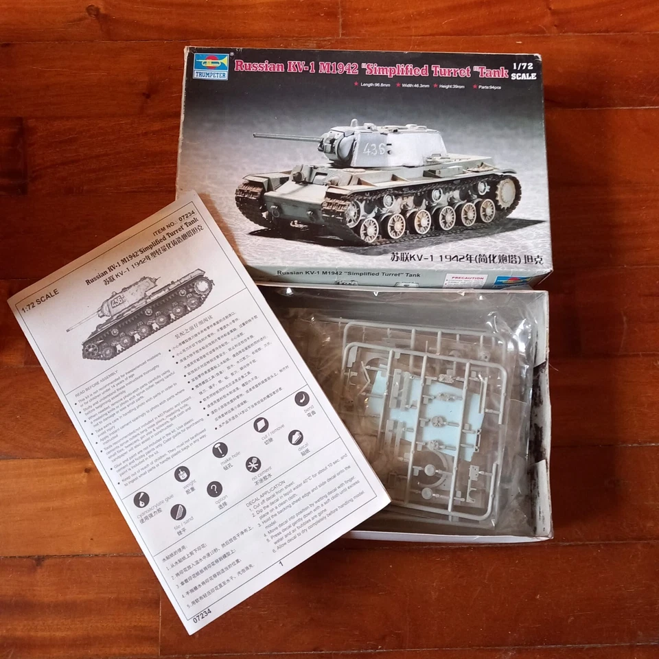 TRUMPETER KV-1 M1942 Simplified Turret  Tank  1/72 - Immagine 1 di 1