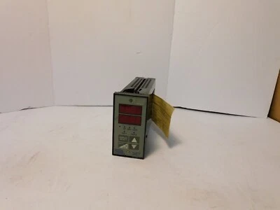 POWERS PROCESS CONTROL TEMPERATURE CONTROLLER 357-B000 120VAC 4VA 50/60Hz #2 - Image 1 of 4