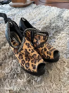 Dollhouse Animal Leopard Print Platform Heels Sz 10 Chain Wrap Zip - Picture 1 of 15