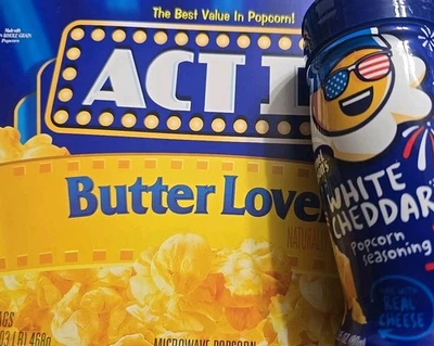 ACT II Popcorn Butter Lovers 6 unidades más grano queso cheddar blanco condimento en polvo Foto 1 de 4