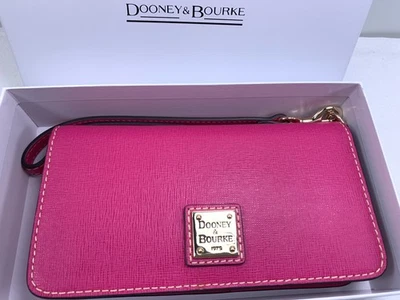 Muñequera de teléfono Dooney & Bourke Saffiano Fey color fucsia Foto 1 de 4