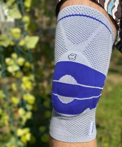 Bauerfeind GenuTrain Size 3 Knee Joint Brace Patella Support Meniscus Sleeve ACL - Picture 1 of 22