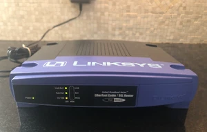 Linksys EtherFast 100 Mbps 1-Port 10/100 Wireless B Router (BEFSR11) + Adaptor - Picture 1 of 5