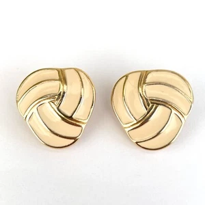 Vintage TRIFARI Clip On Earring Gold Tone Bone Cream Coloured Enamel Knot Design - Bild 1 von 14