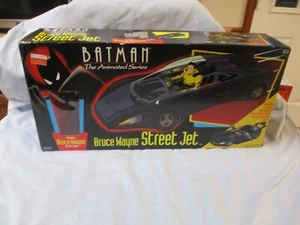 Batman The Animated Series Bruce Wayne Street Jet mit Figur - Bild 1 von 3