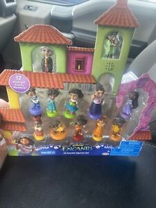 Disney's Encanto Movie Walmart Exclusive Mi Familia 12 Toy Figure Set Figurines