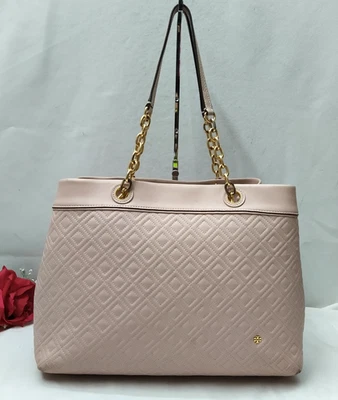 Bolso de hombro Tory Burch de cuero rosa acolchado con correa de cadena Foto 1 de 4