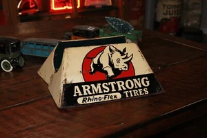 RARO LETRERO DE EXHIBICIÓN DE DISTRIBUIDOR DE METAL PINTADO NEUMÁTICOS ARMSTRONG RHINO FLEX AÑOS 50 GASOIL - Imagen 1 de 14