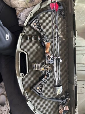 Mathews Drenalin SE3 compound Bow 28" / 60# Solocam - Image 1 of 4