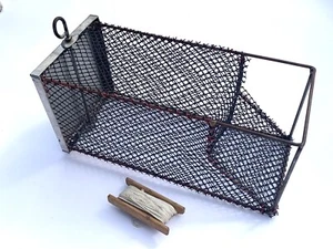 Vintage Craw Fish Crawdad Trap Square Coated Metal Wire Flat Bottom Good Shape - Picture 1 of 10