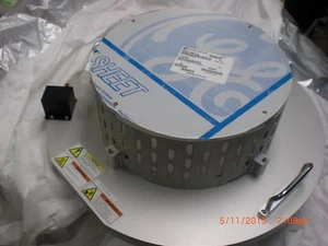 Applied Materials (AMAT) 0010-24584 Viewport Lid Endura 2 PreClean Chamber - Picture 1 of 4