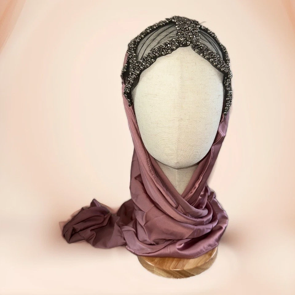 Lenço de seda elegante com cabeça de renda frisada – Xale de cetim rosa macio – Luxo W - Imagem 1 de 1